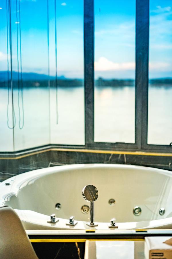 Mekong Heritage Hotel ナコンパノム エクステリア 写真