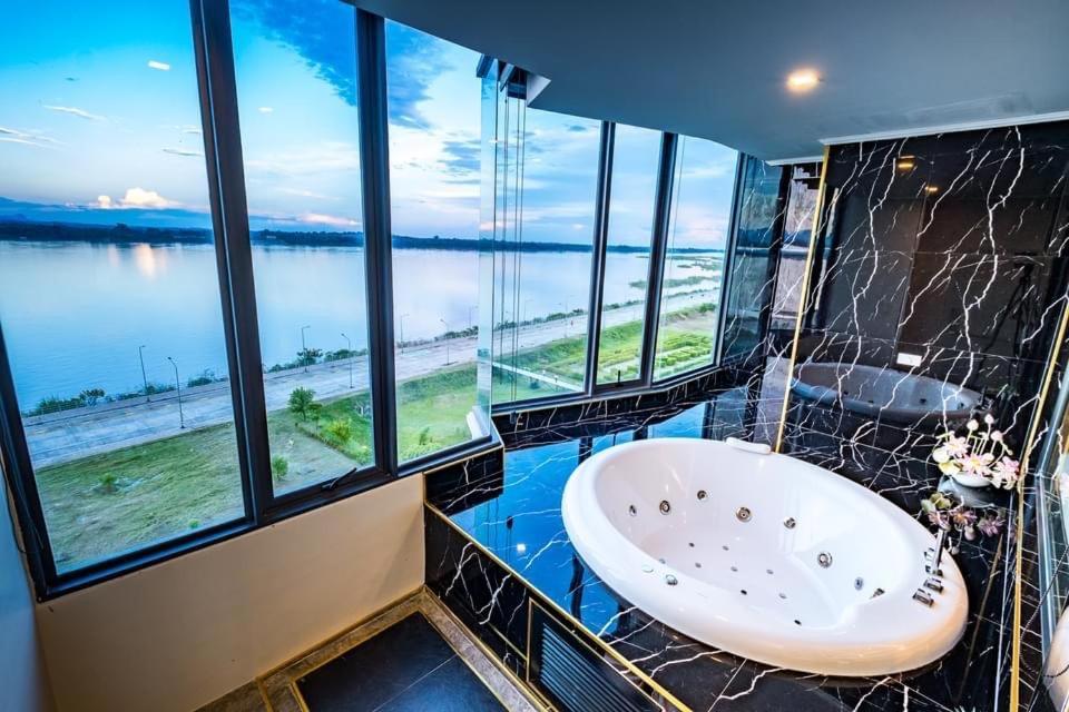 Mekong Heritage Hotel ナコンパノム エクステリア 写真